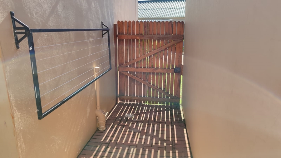 2 Bedroom Property for Sale in Stilbaai Wes Western Cape